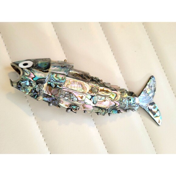 Vintage Brass Abalone Articulated Trout Bottle Opener Fish Barware Breweriana - Picture 5 of 9